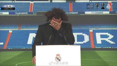 著名导演黄建新观影后表示：;电影《紧急救援》有一种精神与2020年非常契合不气馁！它的意义在于，为我们的未来彰显了一种可能与一种希望